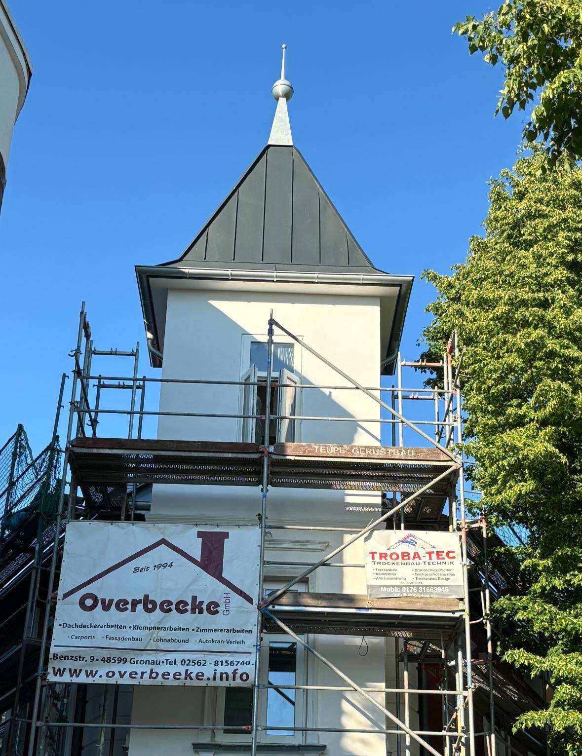 Wiederaufbau von Eckturm und Erker – Projektfoto